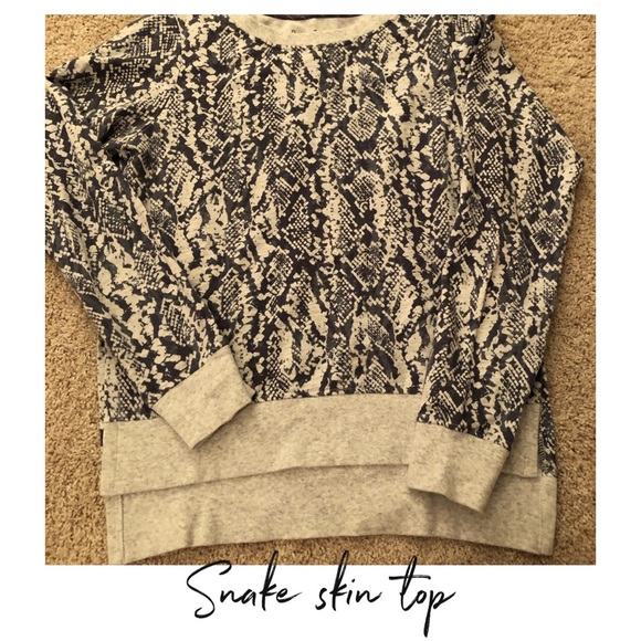 Tops - Snake skin long sleeve